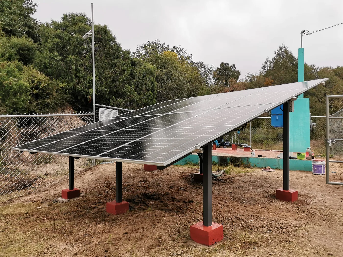Instalación de paneles fotovoltaicos en vivienda de Oaxaca